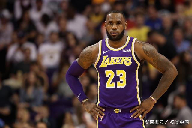 王哲林31+15特林布尔29+10 上海险胜青岛